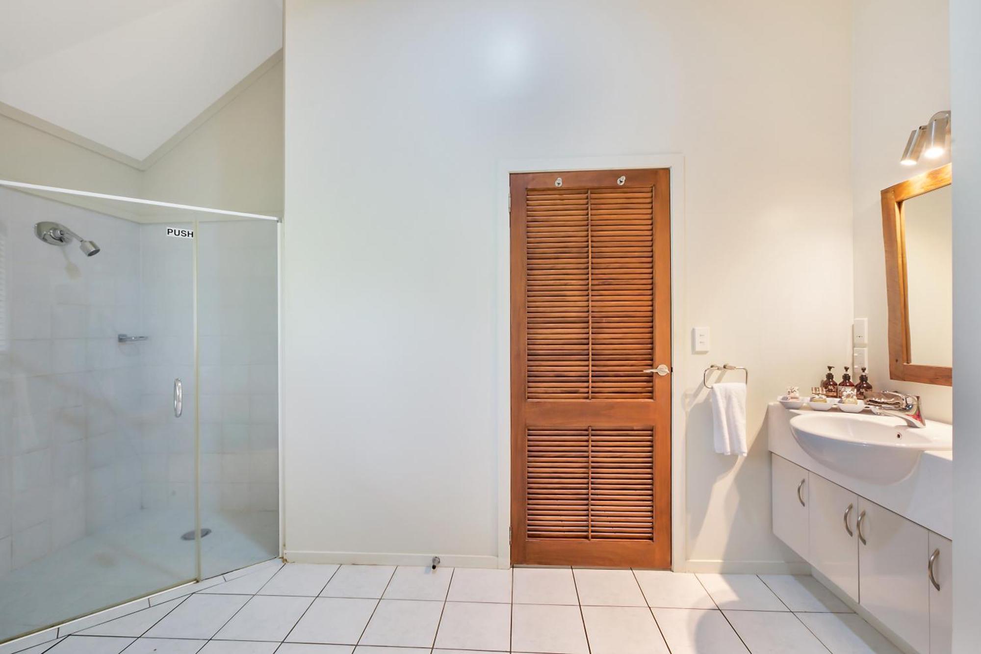 Crown Beach Resort & Spa (Adults Only) Rarotonga Bagian luar foto