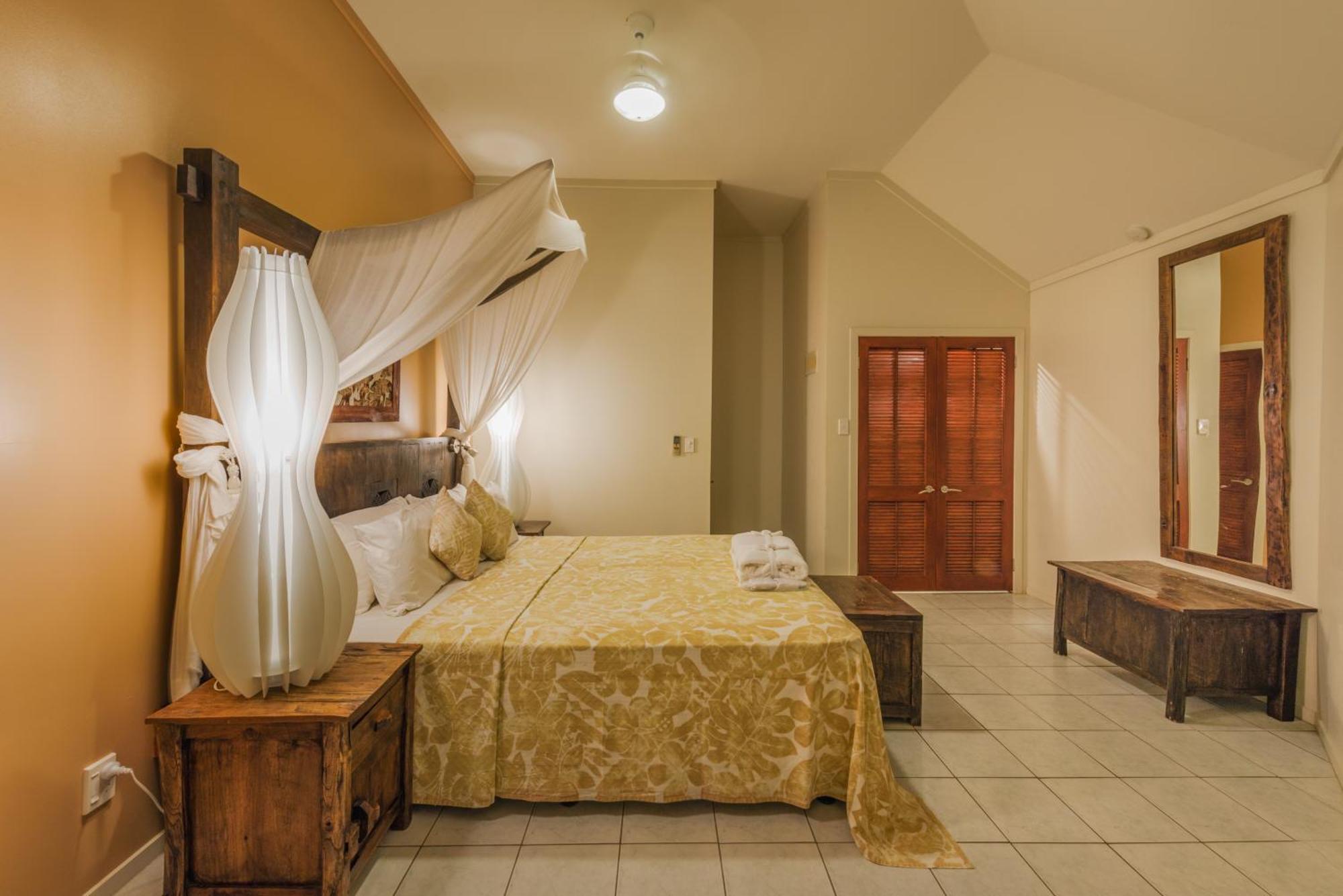 Crown Beach Resort & Spa (Adults Only) Rarotonga Bagian luar foto